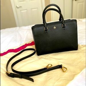 TORY BURCH EMERSON SMALL ZIP TOE